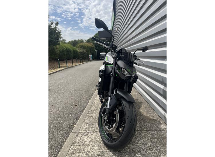 KAWASAKI Z900