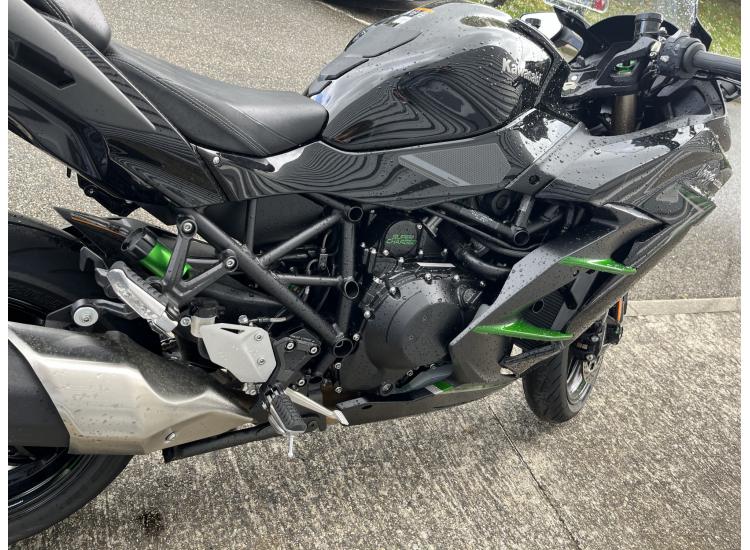 KAWASAKI Ninja H2 SX