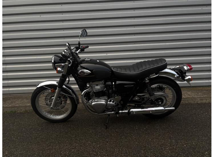 KAWASAKI W800 