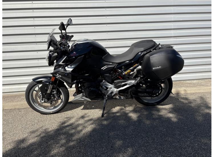 BMW F 900 R