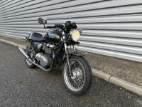 TRIUMPH THRUXTON 900