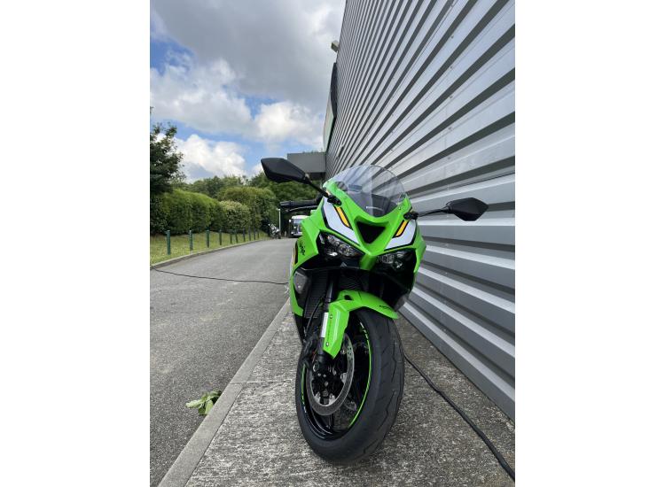 KAWASAKI ZX6R