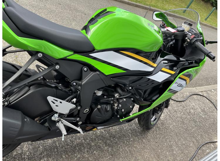 KAWASAKI ZX6R
